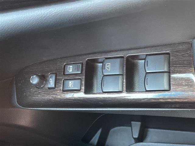 エルグランド2.5 250ハイウェイスター アーバンクロム 4WD