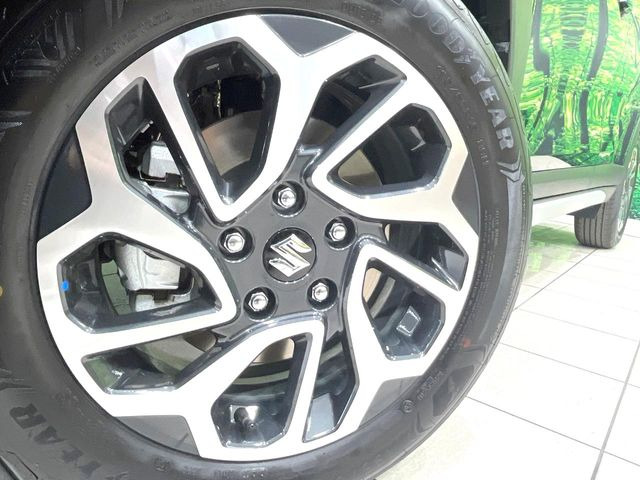 �y�����A���~�z�C�[���z�O�ςɃ}�b�`���������A���~�z�C�[���𑕒����Ă���܂��B�e��ЊO�A���~�z�C�[����A�X�^�b�h���X�^�C�����戵�����Ă���܂��B���񂲑��k����������