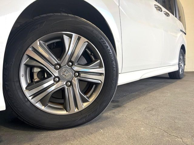 �y����16�C���`�A���~�z�C�[���z�O�ςɃ}�b�`���������A���~�z�C�[���𑕒����Ă���܂��B�e��ЊO�A���~�z�C�[����A�X�^�b�h���X�^�C�����戵�����Ă���܂��B���񂲑��k����������