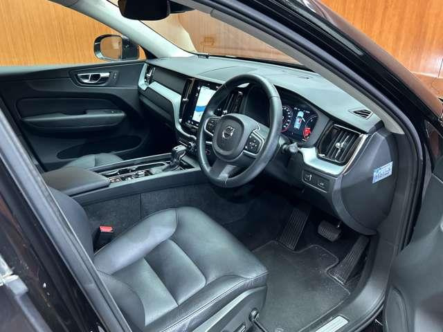 XC60D4 AWD モメンタム ディーゼル 4WD