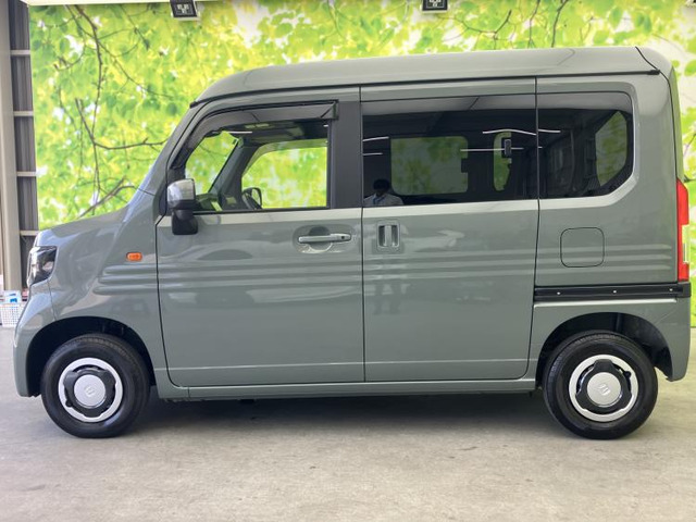 N-VANファン ターボ 4WD
