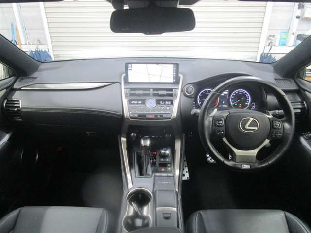NX300 Fスポーツ 4WD