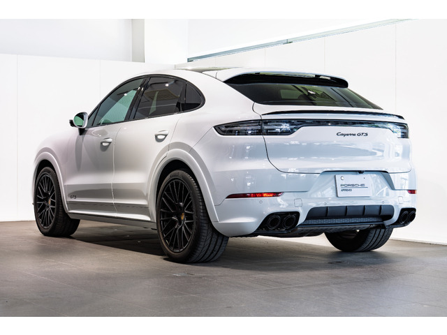 カイエンクーペGTS ティプトロニックS リアセンターシート 4WD