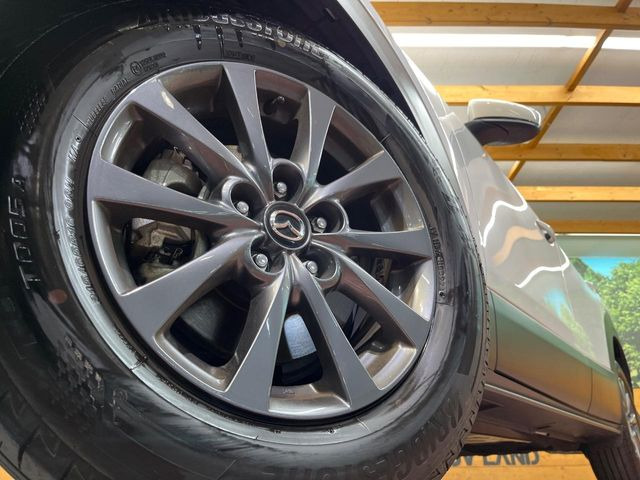 �y����18�C���`�A���~�z�C�[���z�O�ςɃ}�b�`���������A���~�z�C�[���𑕒����Ă���܂��B�e��ЊO�A���~�z�C�[����A�X�^�b�h���X�^�C�����戵�����Ă���܂��B���񂲑��k����������