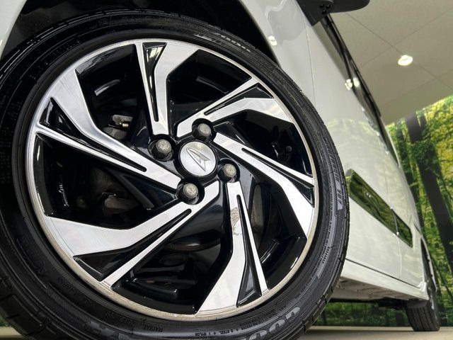 �y����15�C���`�A���~�z�C�[���z�O�ςɃ}�b�`���������A���~�z�C�[���𑕒����Ă���܂��B�e��ЊO�A���~�z�C�[����A�X�^�b�h���X�^�C�����戵�����Ă���܂��B���񂲑��k����������
