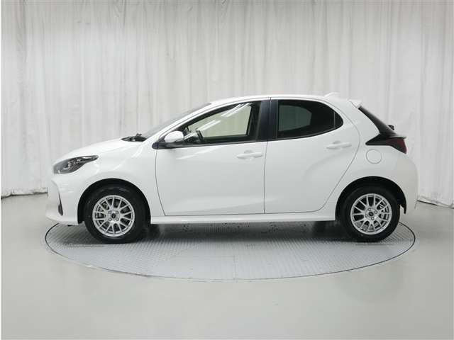 ヤリス1.5 ハイブリッド X E-Four 4WD