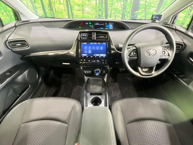 プリウス1.8 S
