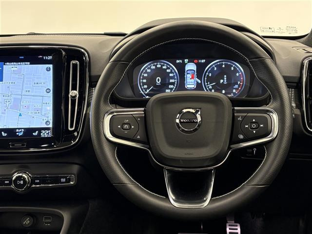 XC40B5 AWD Rデザイン 4WD