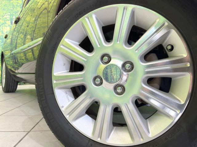 �y����15�C���`�A���~�z�C�[���z�O�ςɃ}�b�`���������A���~�z�C�[���𑕒����Ă���܂��B�e��ЊO�A���~�z�C�[����A�X�^�b�h���X�^�C�����戵�����Ă���܂��B���񂲑��k����������