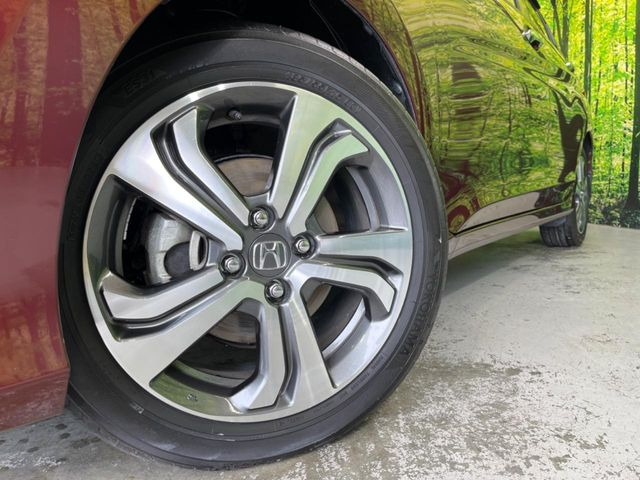 �y����16�C���`�A���~�z�C�[���z�O�ςɃ}�b�`���������A���~�z�C�[���𑕒����Ă���܂��B�e��ЊO�A���~�z�C�[����A�X�^�b�h���X�^�C�����戵�����Ă���܂��B���񂲑��k����������