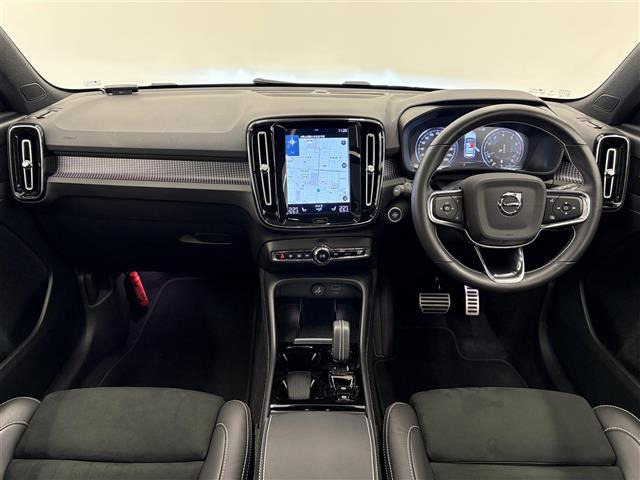 XC40B5 AWD Rデザイン 4WD