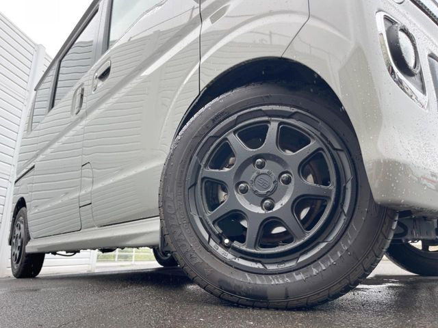 �y14�C���`�A���~�z�C�[���z�O�ςɃ}�b�`�����A���~�z�C�[���𑕒����Ă���܂��B�e��A���~�z�C�[����A�X�^�b�h���X�^�C�����戵�����Ă���܂��B���񂲑��k����������