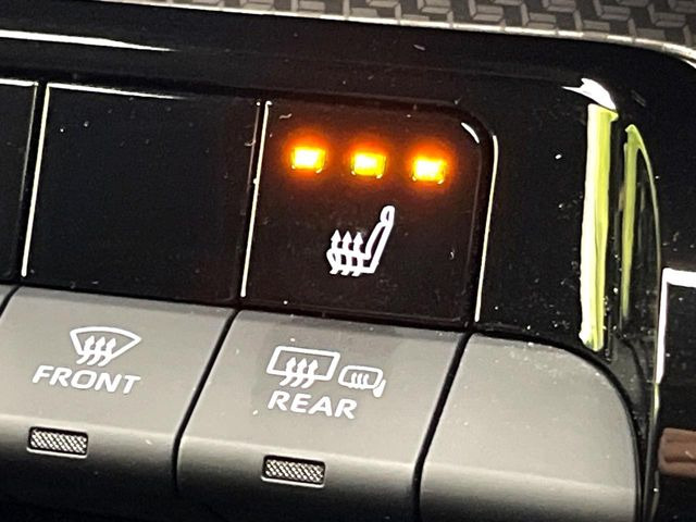 【シートヒーター】寒い日に重宝するシートヒーター!エアコンより早く温まってくれるので寒がりの人も安心ですね♪エアコンの温風は乾燥するから苦手、という方にもをおすすめです。