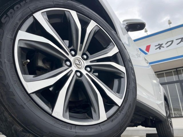 �y����20�C���`�A���~�z�C�[���z�O�ςɃ}�b�`���������A���~�z�C�[���𑕒����Ă���܂��B�e��ЊO�A���~�z�C�[����A�X�^�b�h���X�^�C�����戵�����Ă���܂��B���񂲑��k����������