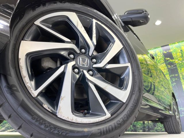 �y����18�C���`�A���~�z�C�[���z�O�ςɃ}�b�`���������A���~�z�C�[���𑕒����Ă���܂��B�e��ЊO�A���~�z�C�[����A�X�^�b�h���X�^�C�����戵�����Ă���܂��B���񂲑��k����������