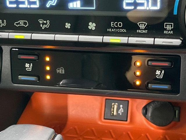 【シートヒーター&ベンチレーション】夏場は涼しい風でお尻や背中の熱やムレを防ぎ、冬はエアコンよりも早く温まってポカポカに!季節を問わず快適に過ごせます。