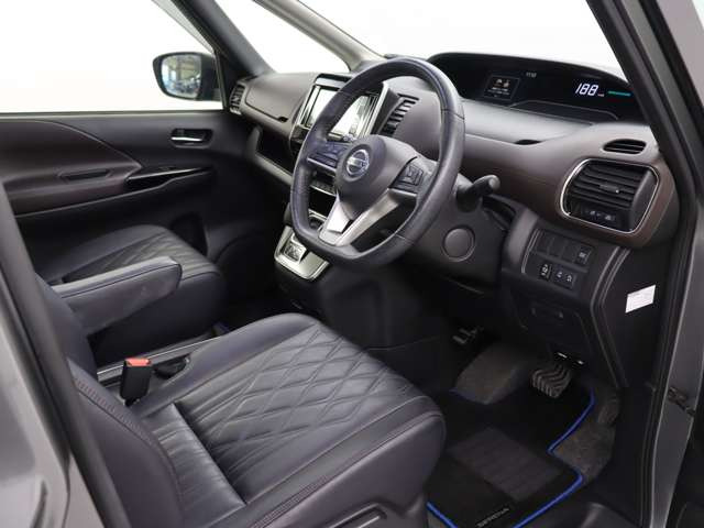セレナ1.2 e-POWER ハイウェイスターG