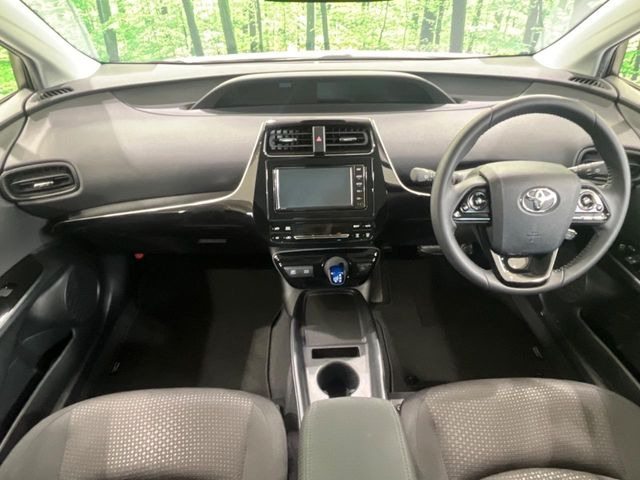 プリウス1.8 S