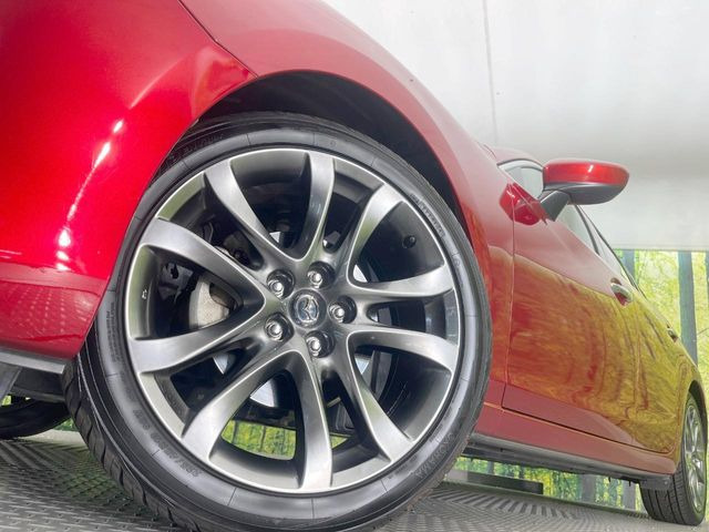 �y�����A���~�z�C�[���z�O�ςɃ}�b�`���������A���~�z�C�[���𑕒����Ă���܂��B�e��ЊO�A���~�z�C�[����A�X�^�b�h���X�^�C�����戵�����Ă���܂��B���񂲑��k����������