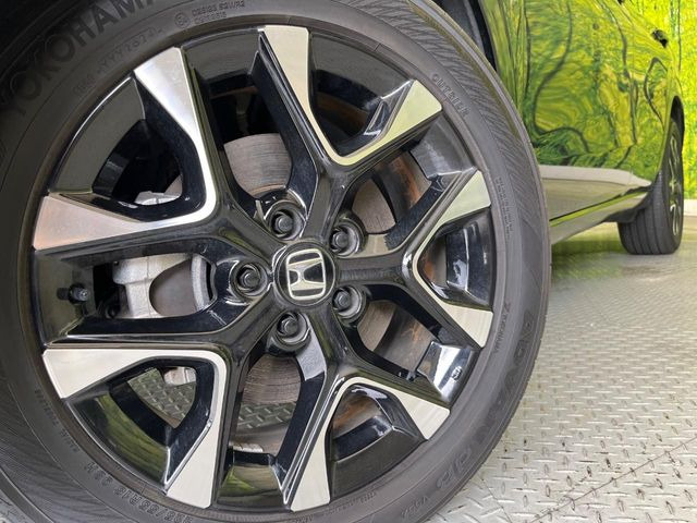 �y����18�C���`�A���~�z�C�[���z�O�ςɃ}�b�`���������A���~�z�C�[���𑕒����Ă���܂��B�e��ЊO�A���~�z�C�[����A�X�^�b�h���X�^�C�����戵�����Ă���܂��B���񂲑��k����������