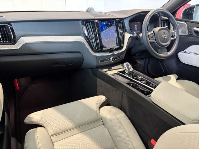 XC60リチャージ アルティメット T6 AWD PHEV 4WD