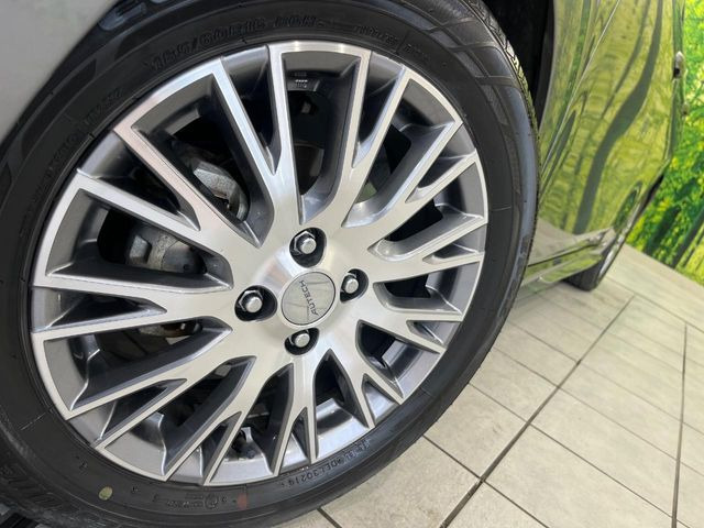 �y����16�C���`�A���~�z�C�[���z�O�ςɃ}�b�`���������A���~�z�C�[���𑕒����Ă���܂��B�e��ЊO�A���~�z�C�[����A�X�^�b�h���X�^�C�����戵�����Ă���܂��B���񂲑��k����������