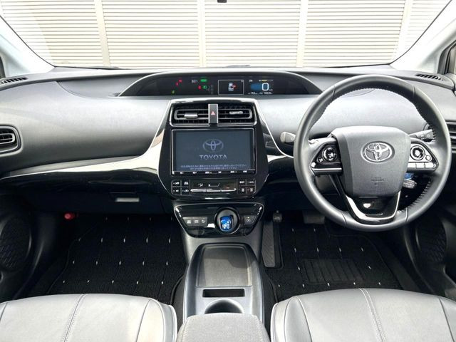 プリウス1.8 S