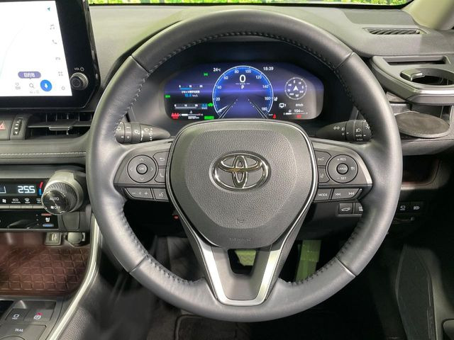【ステアリングスイッチ】運転中、前方から目線をそらすことなく、オーディオ等の操作が可能な便利機能!安心&快適なドライブを演出してくれます♪