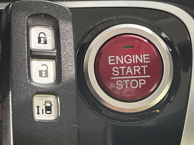 �yHonda�X�}�[�g�L�[�z�J�o����|�P�b�g�ɓ��ꂽ�܂܂ł��h�A�̎{���E�������\�ȃX�}�[�g�L�[�𑕔��B�G���W���̃I���E�I�t�����J�M�����o���K�v����������Ƃ��Ă��֗��ł���