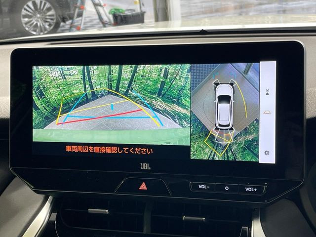 【パノラミックビューモニター】専用のカメラにより、上から見下ろしたような視点で360度クルマの周囲を確認することができます☆死角部分も確認しやすく、狭い場所での切り返しや駐車もスムーズに行えます。