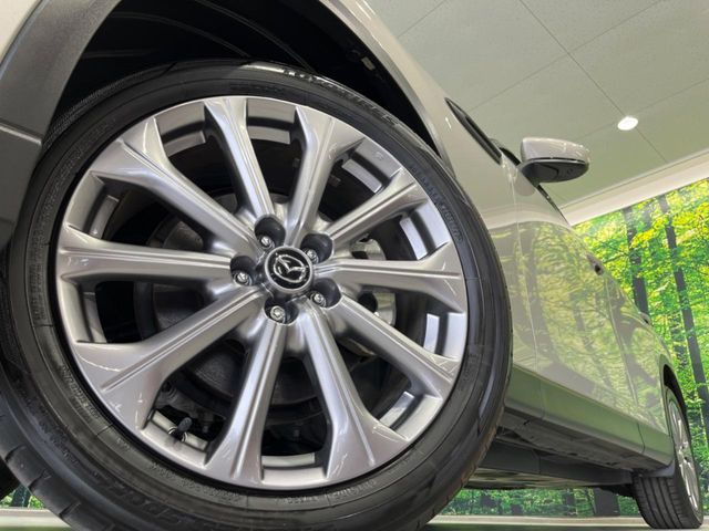 �y����20�C���`�A���~�z�C�[���z�O�ςɃ}�b�`���������A���~�z�C�[���𑕒����Ă���܂��B�e��ЊO�A���~�z�C�[����A�X�^�b�h���X�^�C�����戵�����Ă���܂��B���񂲑��k����������