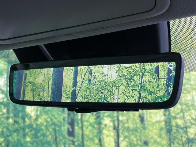 【デジタルインナーミラー】カメラが撮影した車両後方の映像をルームミラー内に表示。クリアな視界で状況の確認が可能です!※ドラレコ機能ご利用には別途SDカードをご用意いただく場合があります。