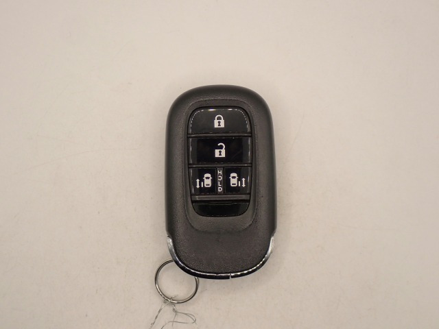 フリード1.5 e:HEV クロスター 4WD