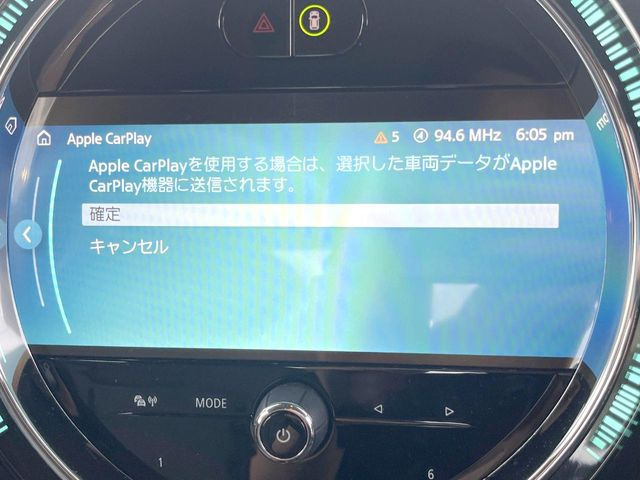 ��Apple Car Play:�X�}�z�Ƃ̗L���ڑ��ŁA�i�r�E�I�[�f�B�I�Đ��ȂǃX�}�z�̃A�v���@�\����ʂł��g����֗��@�\�ł�!