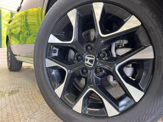 �y����18�C���`�A���~�z�C�[���z�O�ςɃ}�b�`���������A���~�z�C�[���𑕒����Ă���܂��B�e��ЊO�A���~�z�C�[����A�X�^�b�h���X�^�C�����戵�����Ă���܂��B���񂲑��k����������