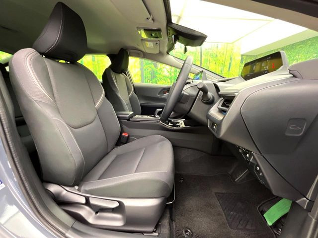運転席シート廻りは使用感も少なく、良好な状態となっています。丁寧に使われていたことがよくわかりますね。