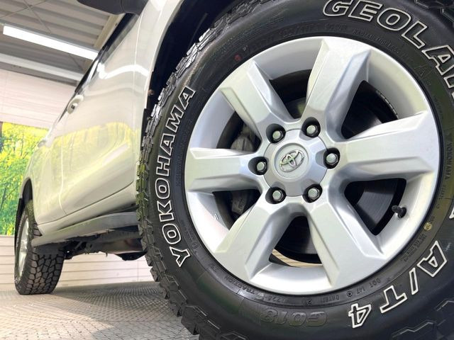 �y�����A���~�z�C�[���z�O�ςɃ}�b�`���������A���~�z�C�[���𑕒����Ă���܂��B�e��ЊO�A���~�z�C�[����A�X�^�b�h���X�^�C�����戵�����Ă���܂��B���񂲑��k����������