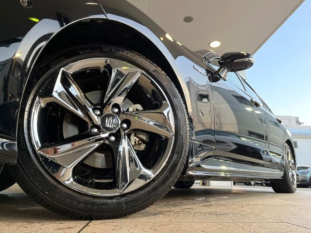 �y����18�C���`�A���~�z�C�[���z�O�ςɃ}�b�`���������A���~�z�C�[���𑕒����Ă���܂��B�e��ЊO�A���~�z�C�[����A�X�^�b�h���X�^�C�����戵�����Ă���܂��B���񂲑��k����������