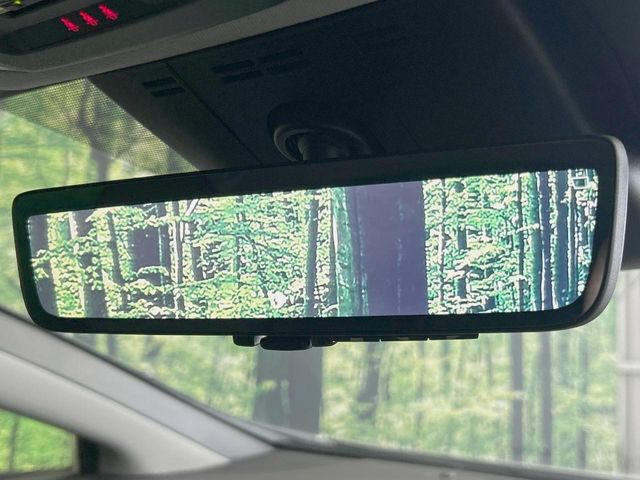 【デジタルインナーミラー】後席の大きな荷物や同乗者で後方が確認しづらい時でも安心!カメラが撮影した車両後方の映像をルームミラー内に表示。クリアな視界で状況の確認が可能です!