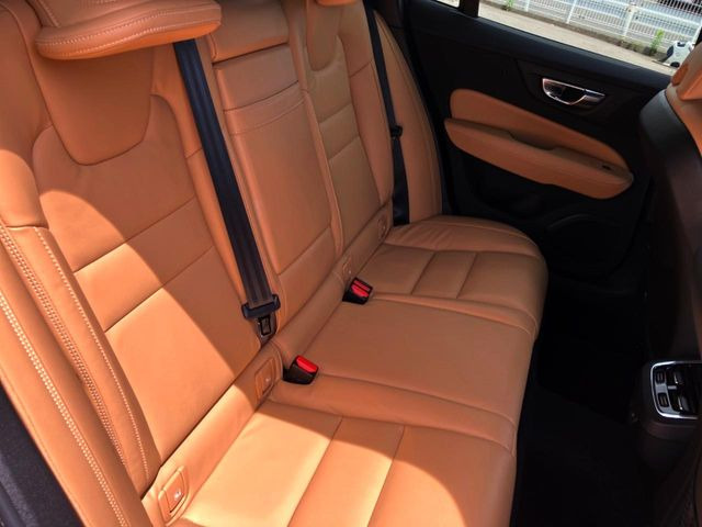 �L�X�Ƃ���2��ڃV�[�g�͋��Z���������A���S�n�����K!ISOFIX�A�^�b�`�����g�����Ȃ̂Ńx�r�[�V�[�g��`���C���h�V�[�g���ȒP�E�X�}�[�g�Ɏ�t���ł��܂��B