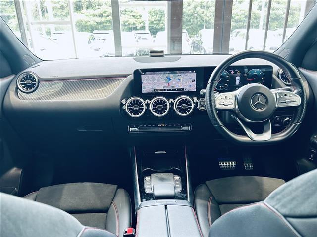 GLAクラスGLA200d 4マチック AMGライン 4WD