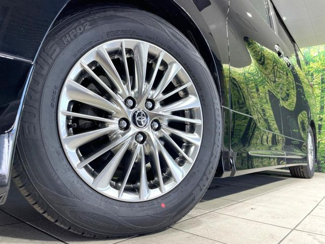 �y����17�C���`�A���~�z�C�[���z�O�ςɃ}�b�`���������A���~�z�C�[���𑕒����Ă���܂��B�e��ЊO�A���~�z�C�[����A�X�^�b�h���X�^�C�����戵�����Ă���܂��B���񂲑��k����������