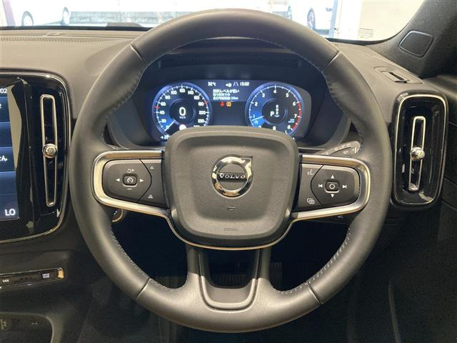 XC40B4 AWD インスクリプション 4WD