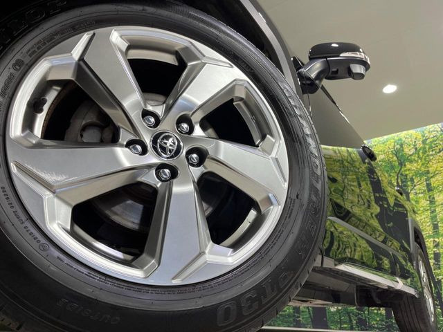 �y����18�C���`�A���~�z�C�[���z�O�ςɃ}�b�`���������A���~�z�C�[���𑕒����Ă���܂��B�e��ЊO�A���~�z�C�[����A�X�^�b�h���X�^�C�����戵�����Ă���܂��B���񂲑��k����������