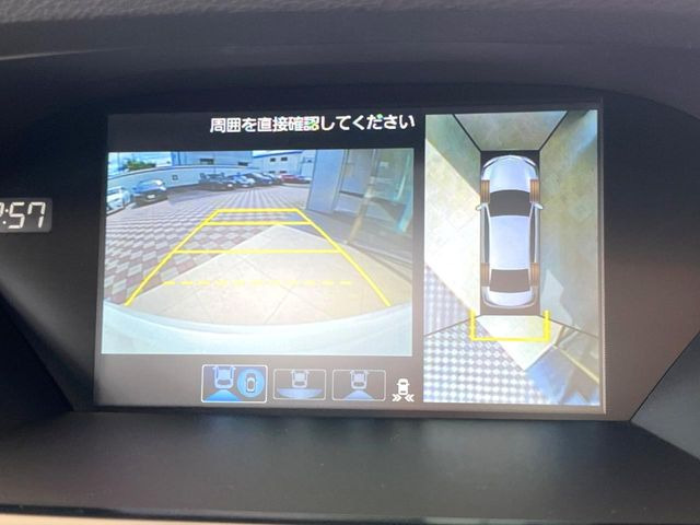 �y�}���`�r���[�J�����V�X�e���z��p�̃J�����ɂ��A�ォ�猩���낵���悤�Ȏ��_��360�x�N���}�̎��͂��m�F���邱�Ƃ��ł��܂������p�������m�F���₷���A�����ꏊ�ł̐؂�Ԃ��⒓�Ԃ��X���[�Y�ɍs���܂��B
