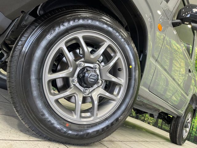 �y����16�C���`�A���~�z�C�[���z�O�ςɃ}�b�`���������A���~�z�C�[���𑕒����Ă���܂��B�e��ЊO�A���~�z�C�[����A�X�^�b�h���X�^�C�����戵�����Ă���܂��B���񂲑��k����������