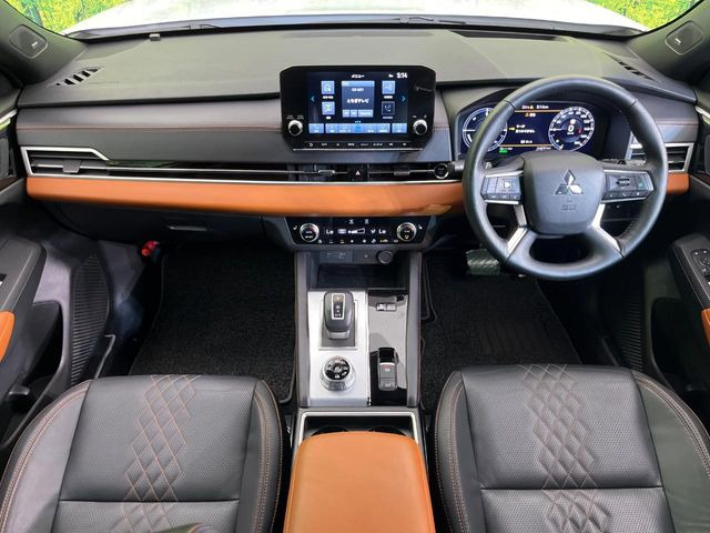 アウトランダーPHEV 2.4 P 4WD