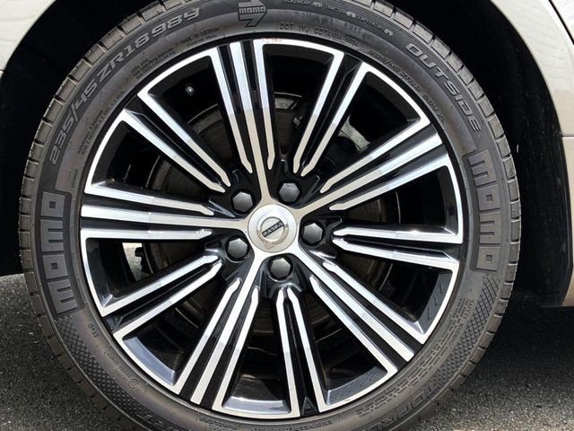 �y����18�C���`�A���~�z�C�[���z�������������ă��f���ʂɃf�U�C�����ꂽ�����A���~�z�C�[���𑕒��B�������S����K�ɍ������ʂ𔭊�����u�z�C�[���R�[�e�B���O�v�̎{�H����t��!