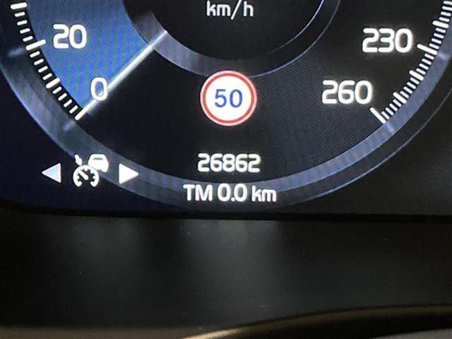 XC40B4 AWD インスクリプション 4WD