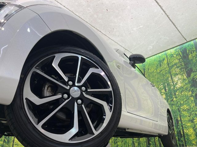 �y�����I�v�V����16�C���`�A���~�z�C�[���z�����I�v�V�����z�C�[���𑕒��B���s���\�̌���ɉ����A�O�ς����X�^�C���b�V���ɂȂ��Ă��܂��B